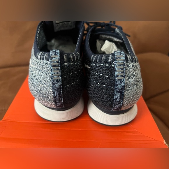 Nike Flynit Racers - Picture 3 of 6